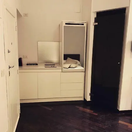 Apartment Guest